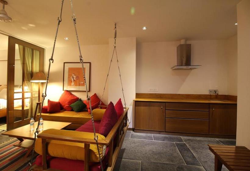 Hotel Aarivaa Homestay 5