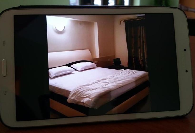 Hotel Shantikunja 16