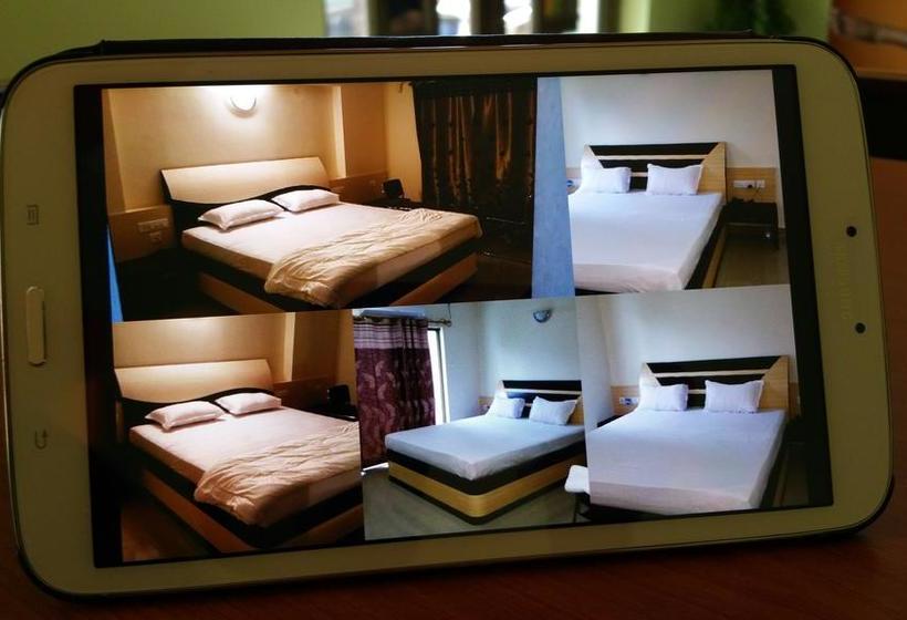 Hotel Shantikunja 18