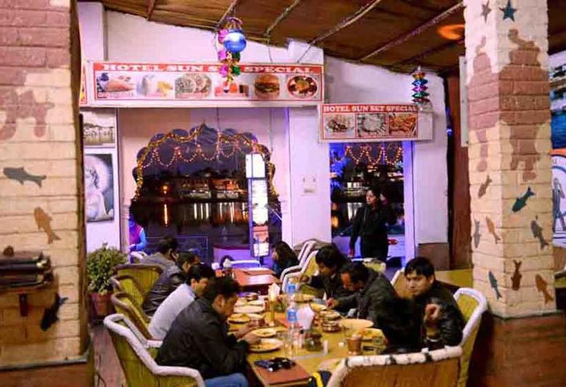 Hotel Sun Set Cafe 16