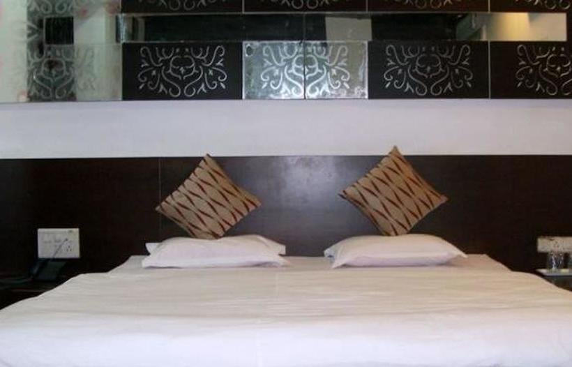 Hotel Palm View Residency 8