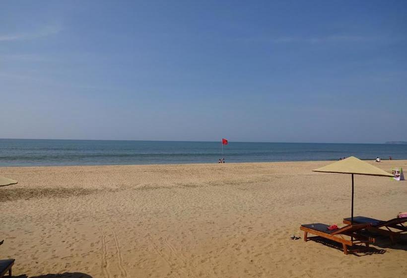 Dunhill Beach Resort 10