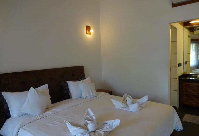 Dunhill Beach Resort 15