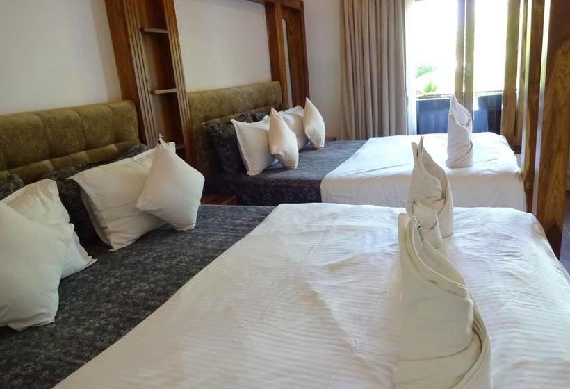 Dunhill Beach Resort 9