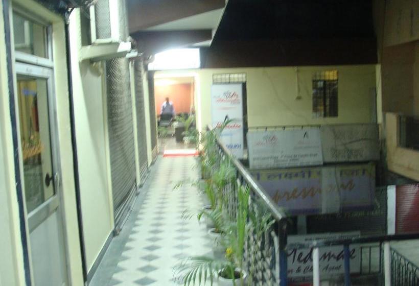 Hotel Abhinandan Grand 13