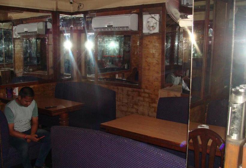 Hotel Abhinandan Grand 8