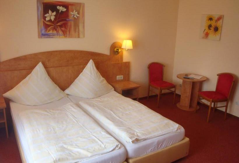 Waldhotel Einstein 18