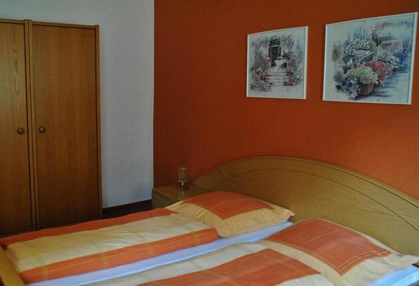 Waldhotel Einstein 19