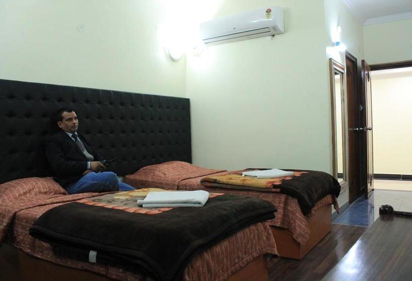 Hotel Rajhans International 12