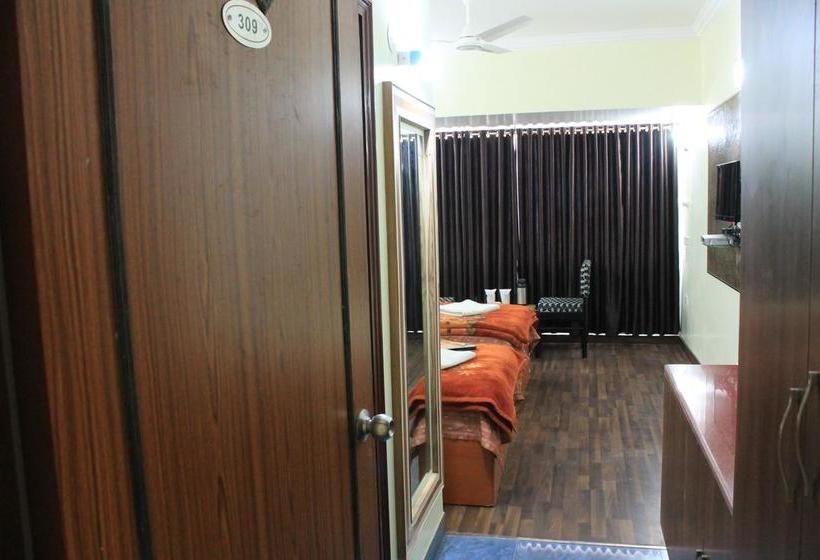 Hotel Rajhans International 16