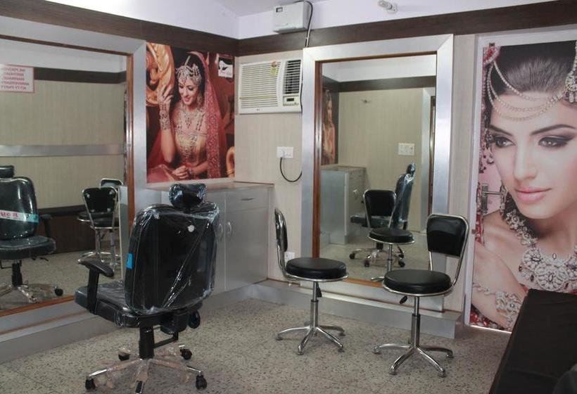 Hotel Rajhans International 17