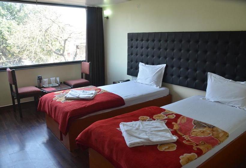 Hotel Rajhans International 6