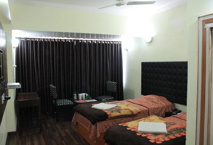 Hotel Rajhans International 8