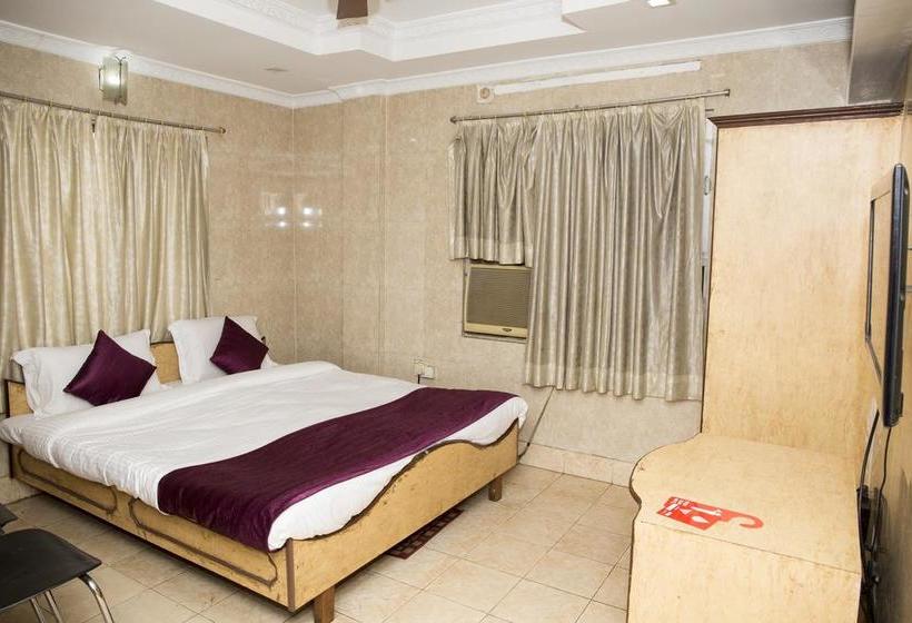 Hotel Deepali International 4