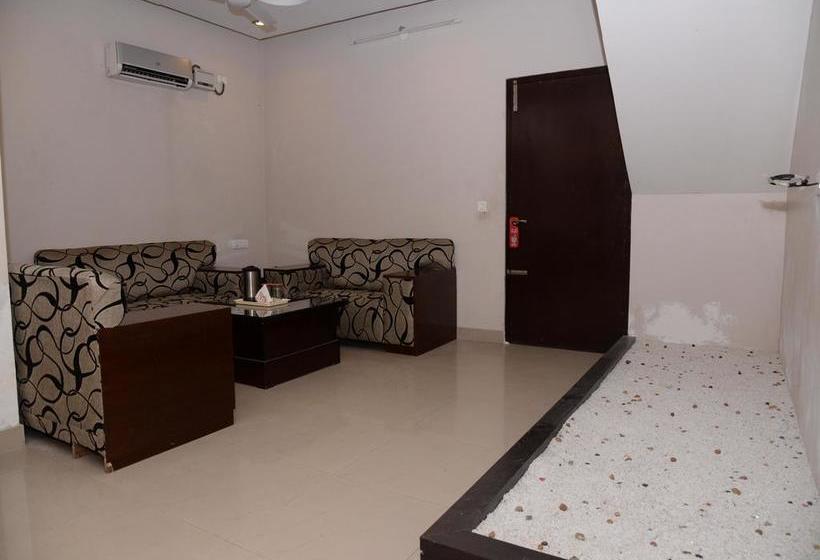 Hotel Oyo Rooms Hanuman Chowk 10