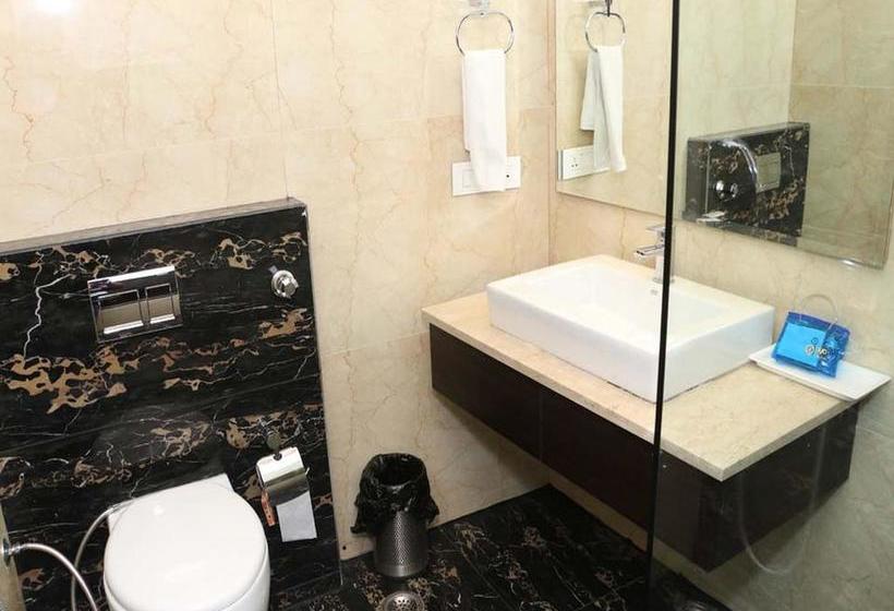 Hotel Oyo Premium Bus Stand Link Road 8