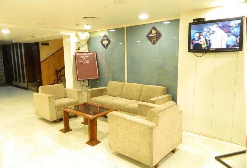 Hotel Oyo Premium Sadar Market Nagpur 16