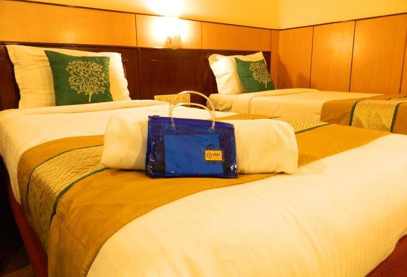 Hotel Oyo Premium Sadar Market Nagpur 6