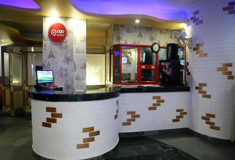 Hotel Oyo Rooms Model Town Market 16