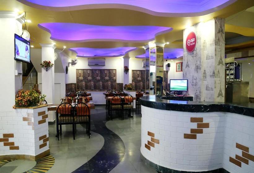 Hotel Oyo Rooms Model Town Market 18