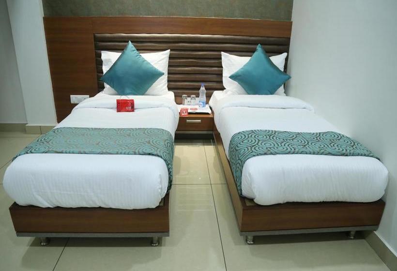 Hotel Oyo Rooms Model Town Market 6