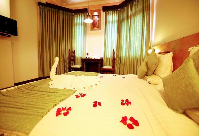 Hotel Oyo Rooms Blossom Hydel Park 1