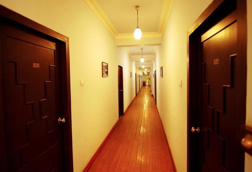 Hotel Oyo Rooms Blossom Hydel Park 16