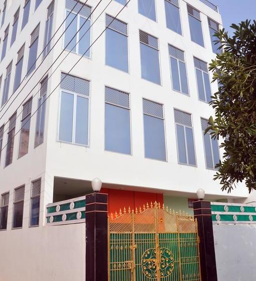 Hotel Chaitanya Inn 10