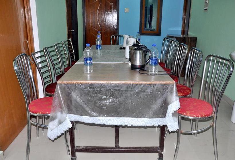 Hotel Chaitanya Inn 8