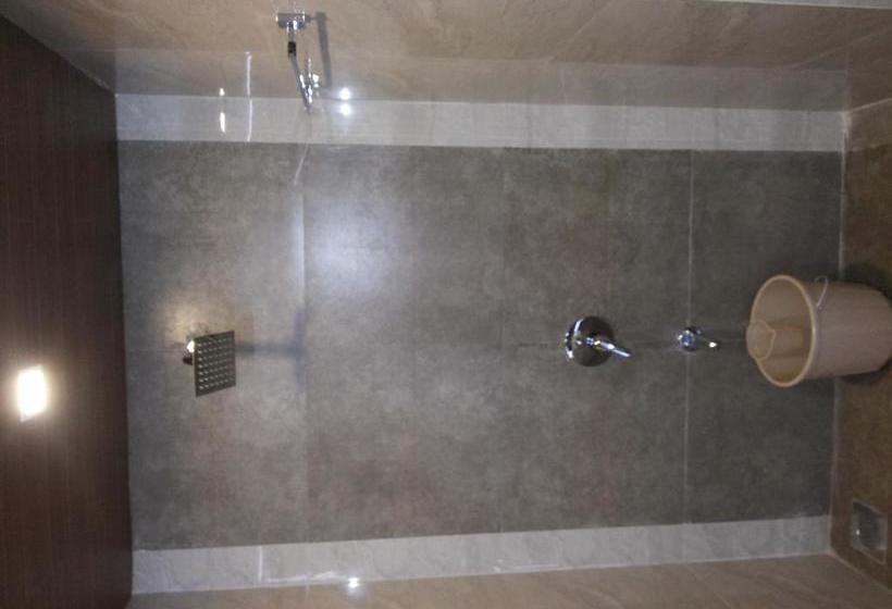 Hotel Sai Comforts 14