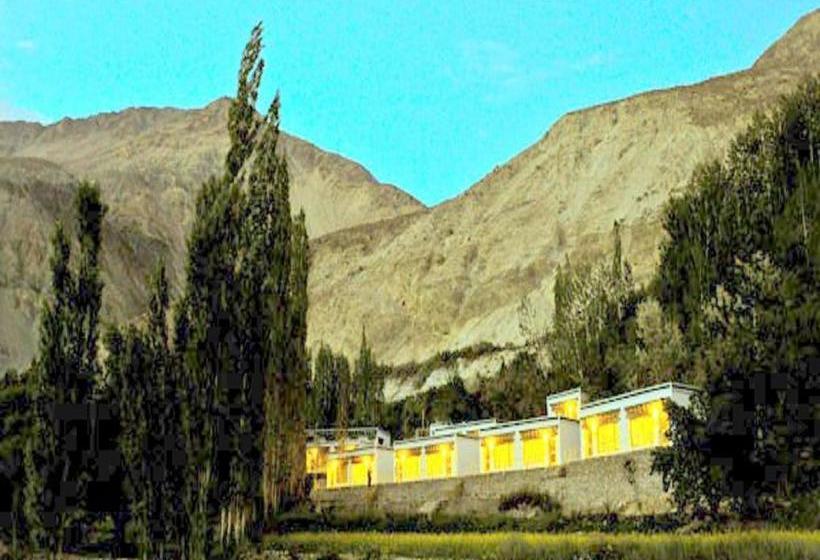 Hotel Lharjey Resort