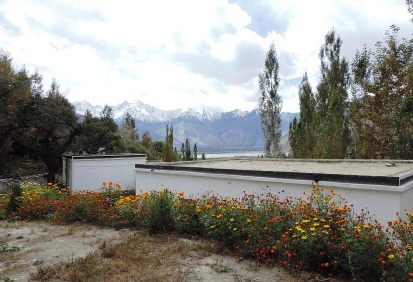 Hotel Lharjey Resort 4