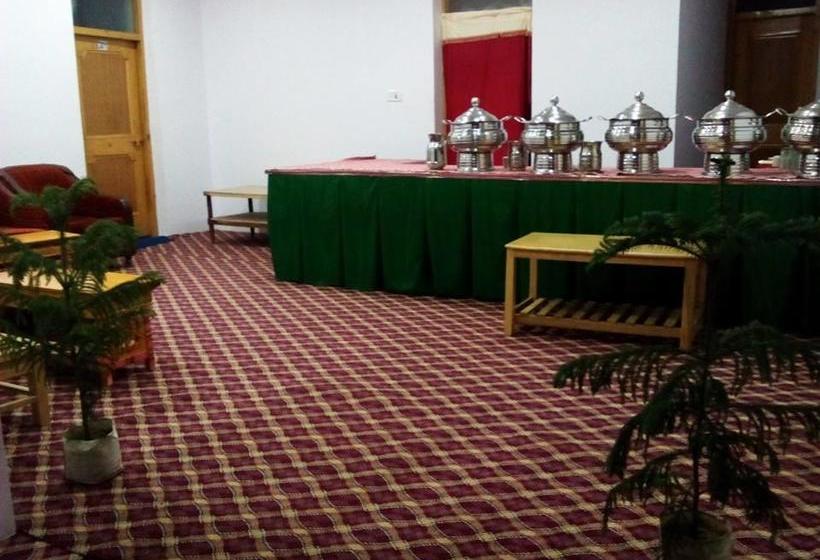 Hotel Mount Castle 11