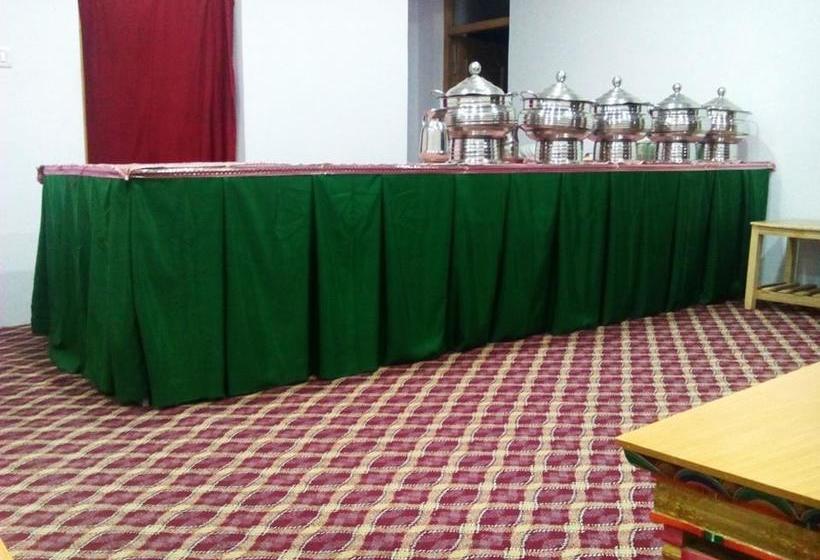 Hotel Mount Castle 12