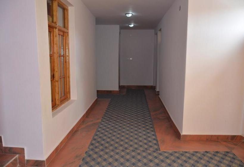 Hotel Mount Castle 4