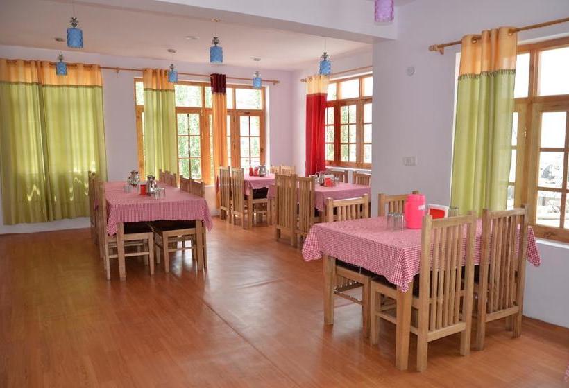 Hotel Mount Castle 6