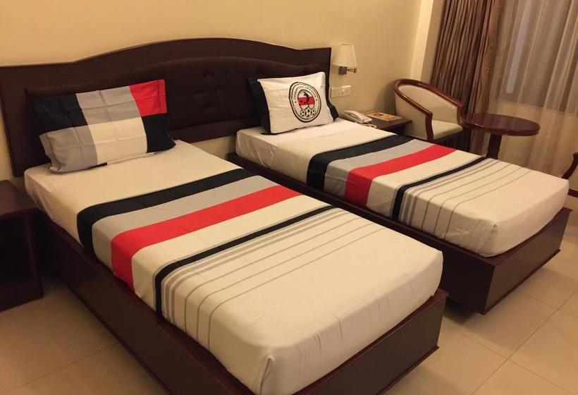 Hotel B10 International 4