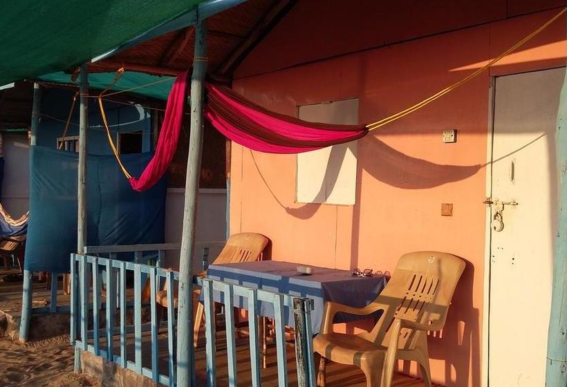 Hotel Cashinuth Beach Huts 1