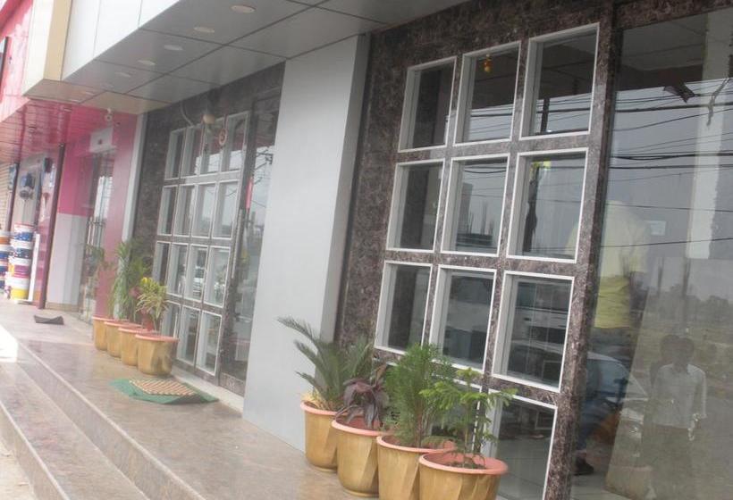 Hotel Mani International 4