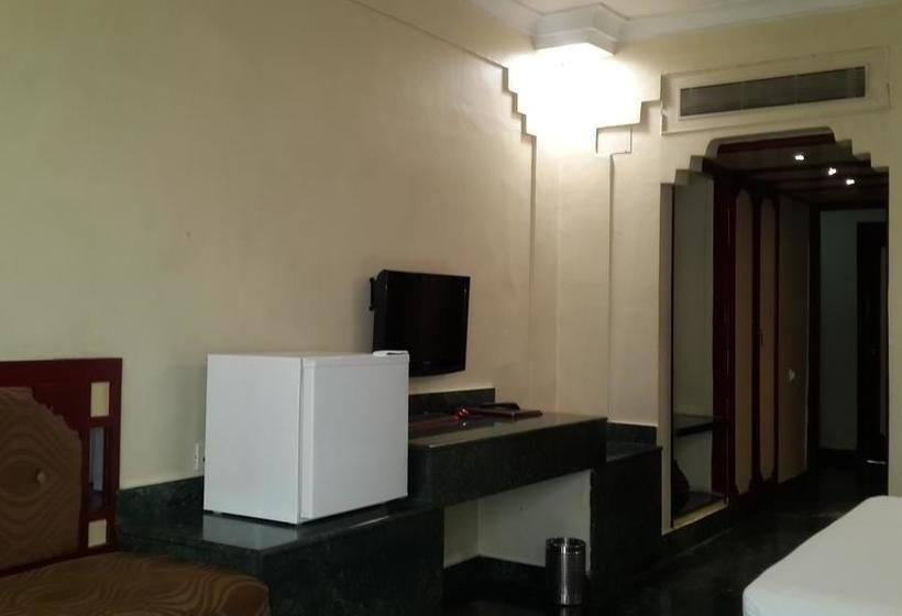 Hotel The Mourya Inn 13