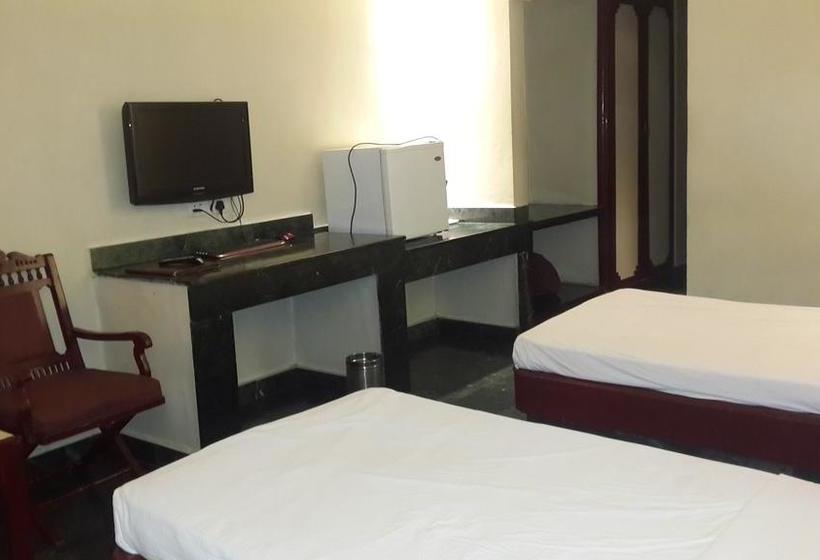 Hotel The Mourya Inn 16