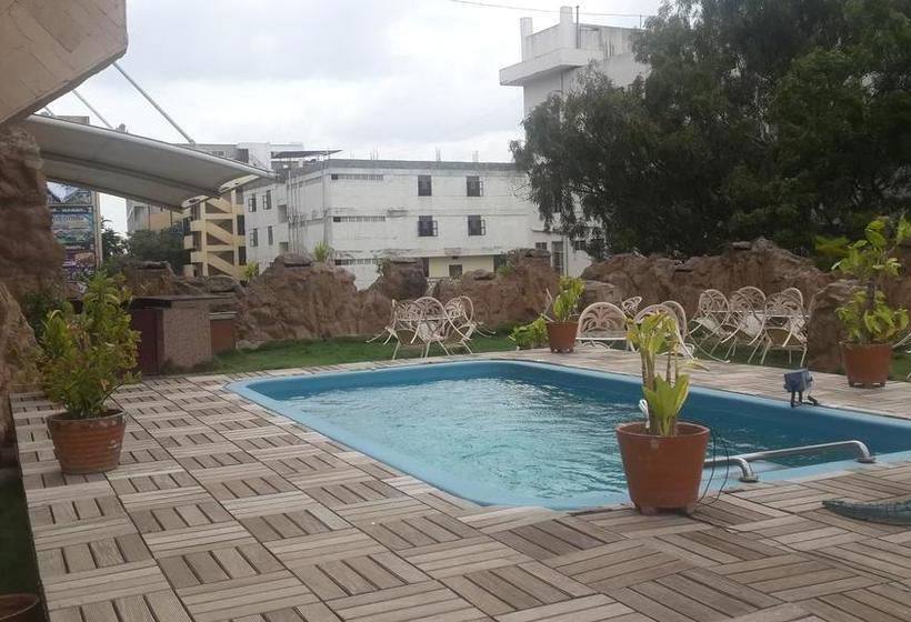 Hotel The Mourya Inn 18