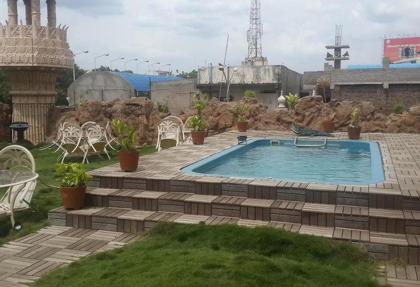 Hotel The Mourya Inn 4