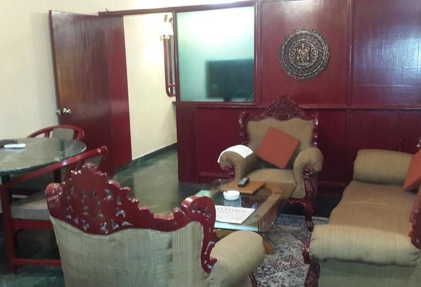 Hotel The Mourya Inn 9