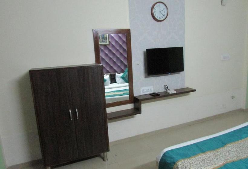 Hotel Nilkanth Residency 13
