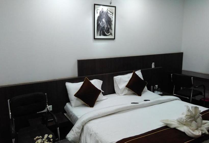 Hotel Flowers Inn 15