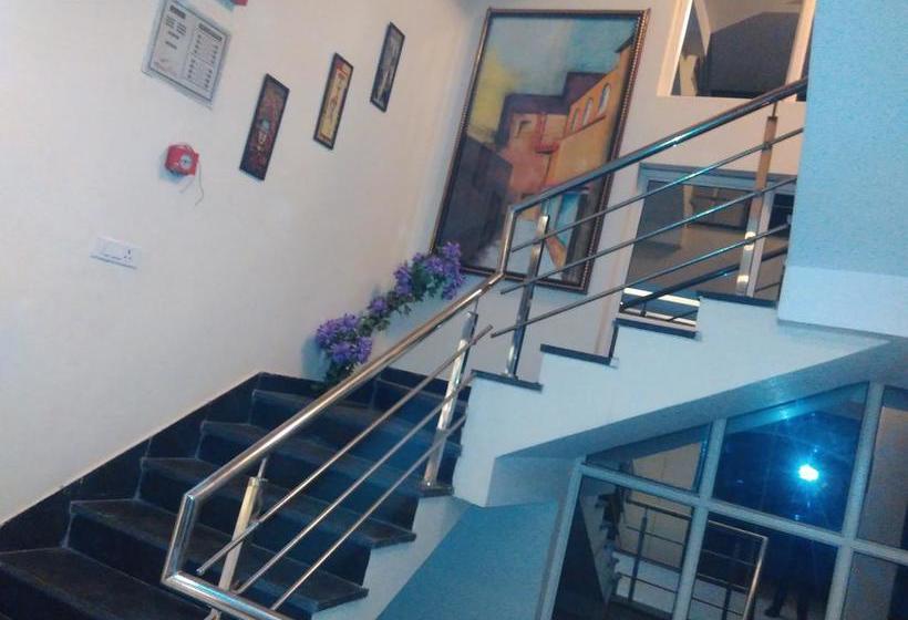 Hotel Flowers Inn 17