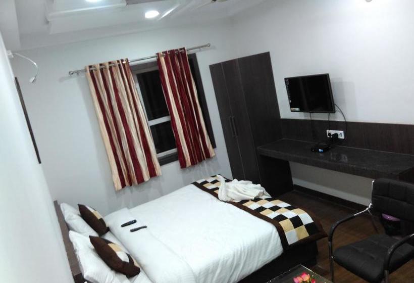 Hotel Flowers Inn 19