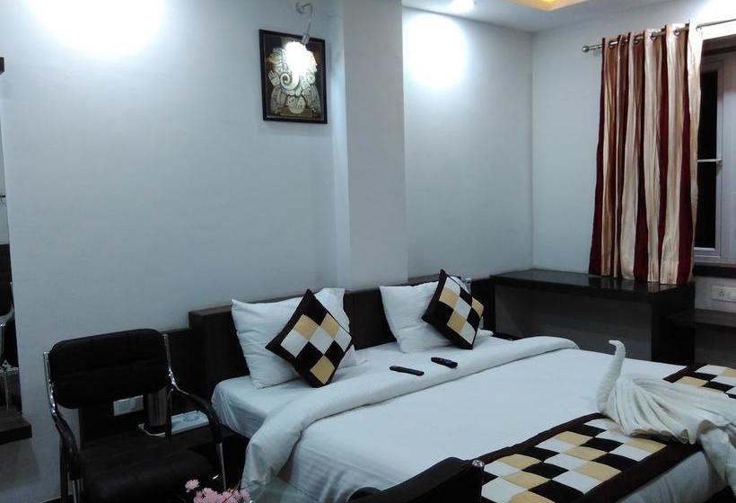 Hotel Flowers Inn 20