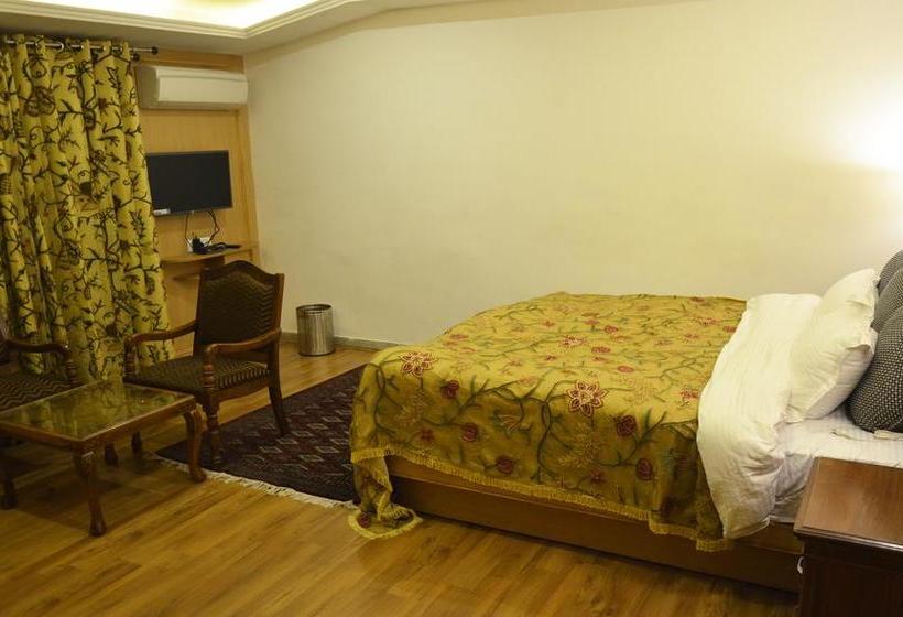 Kashmir Mahal Resorts 4